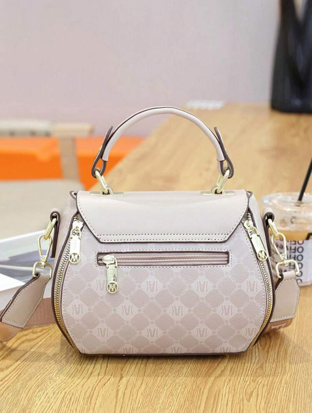 Vintage Letter Print Satchel Bag, Classic Colorblock Shoulder Handbag, Synthetic with Feature, Adjustable Strap, Zipper Closure, Polyester Lining, Edge Paint Detail, Occasion-Ready.